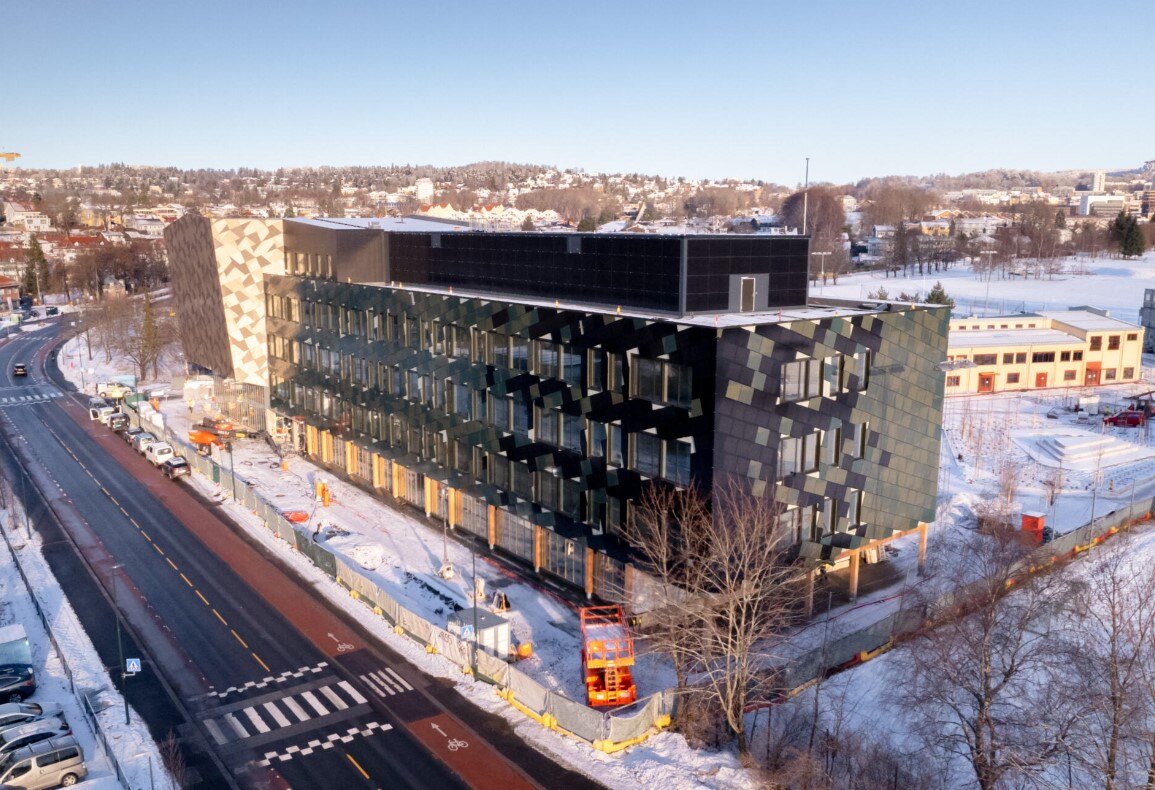 Voldsløkka fasade med solceller